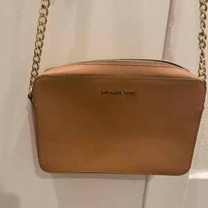Michael kors cross body purse